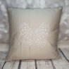 Housse de coussin en satin de coton sable broderie "Papillon exquis" (coussin en option) - 45x45cm Housse de coussin en satin de coton sable broderie "Papillon exquis" (coussin en option) - 45x45cm