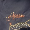 Service de broderie sur tablier d'écolier