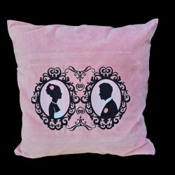 Coussin en velours brodé romantique - 50x50cm