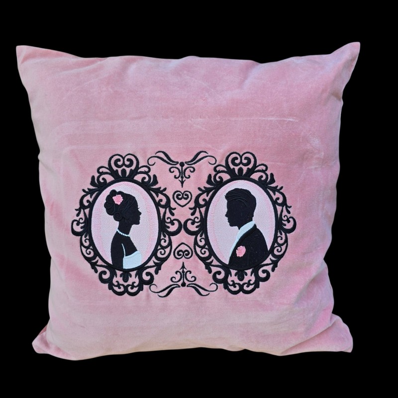 Coussin en velours brodé romantique - 50x50cm