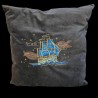 Coussin en velours avec broderie "Bateau magique" - 50x50cm