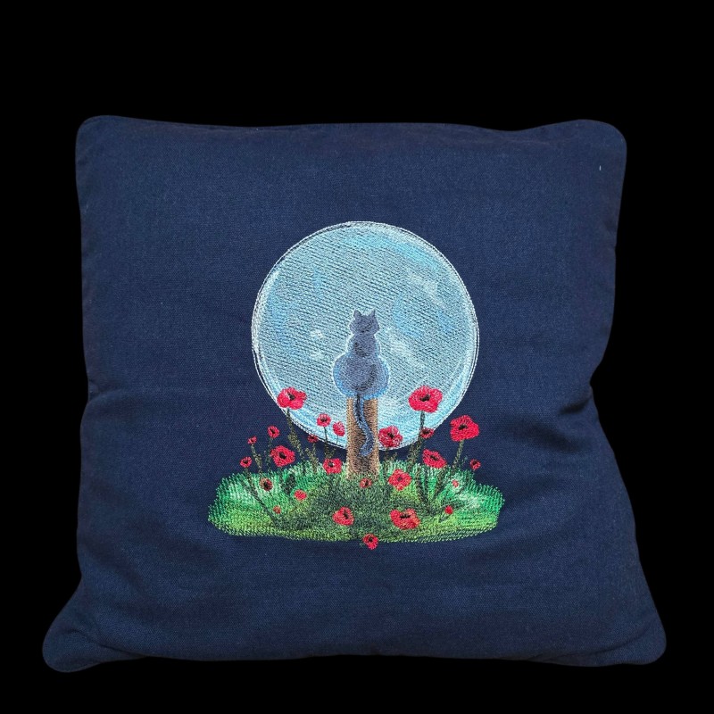 Coussin en coton bleu marine avec broderie "chat au clair de lune" - 40x40cm